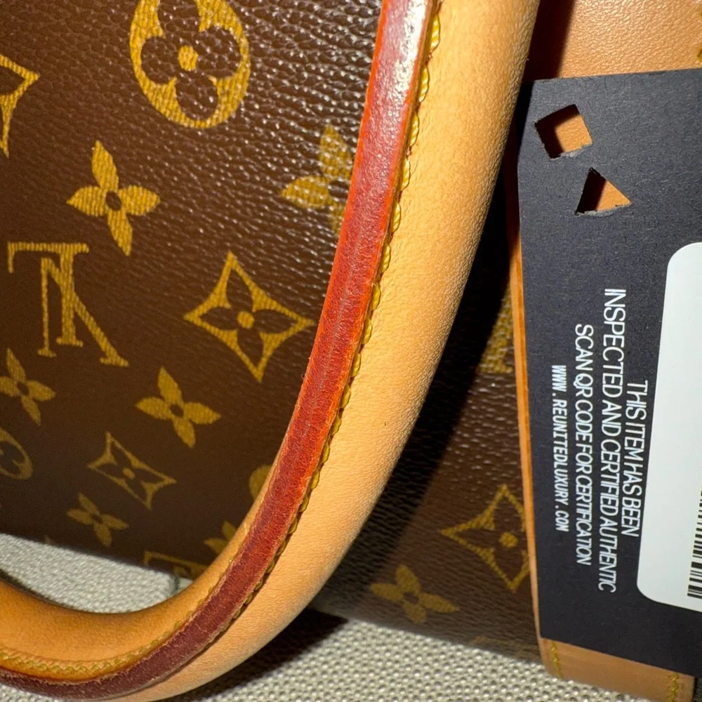 Louis Vuitton monogram pet carrier with authentication - Picture 9 of 14